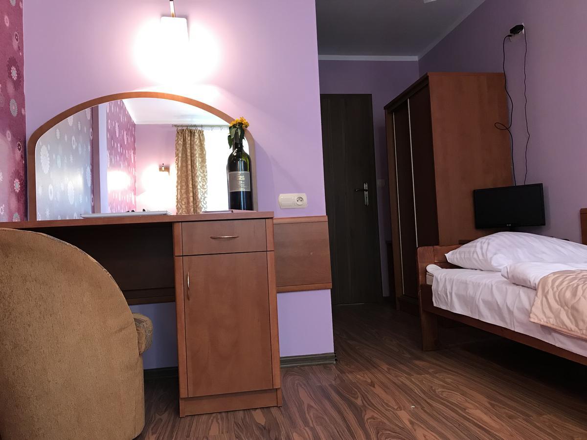Gosciniec Kukle Bed & Breakfast Bagian luar foto