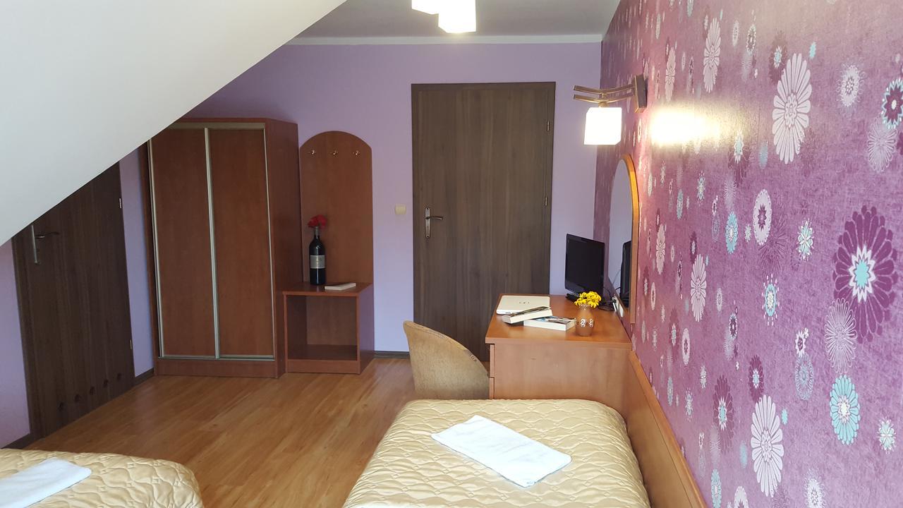 Gosciniec Kukle Bed & Breakfast Bagian luar foto